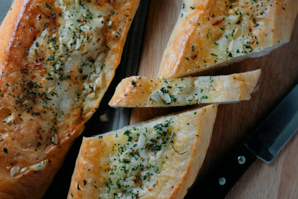 garlic bread - garlic bread stock pictures, royalty-free photos & images