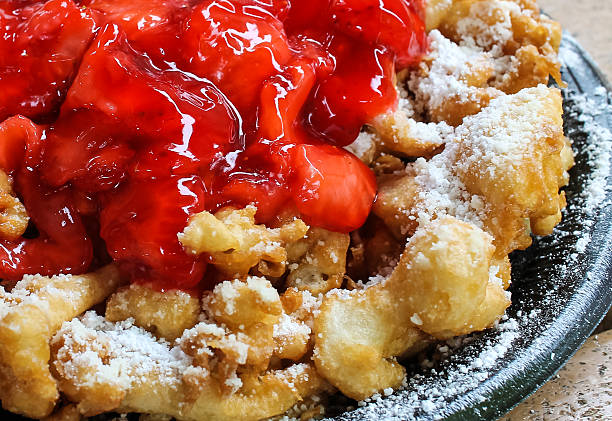 strawberry funnel cake - funnel cake at hom stock pictures, royalty-free photos & images