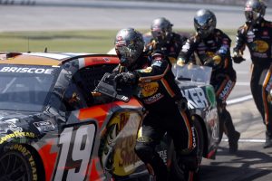 Kyle Larson to start on front row at Coca-Cola 600 alongside pole sitter Chase Briscoe