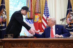 Trump gives Elon Musk an Oval Office sendoff