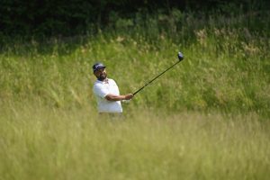 J.J. Spaun leads U.S. Open at Oakmont on a wild day of great shots and shockers